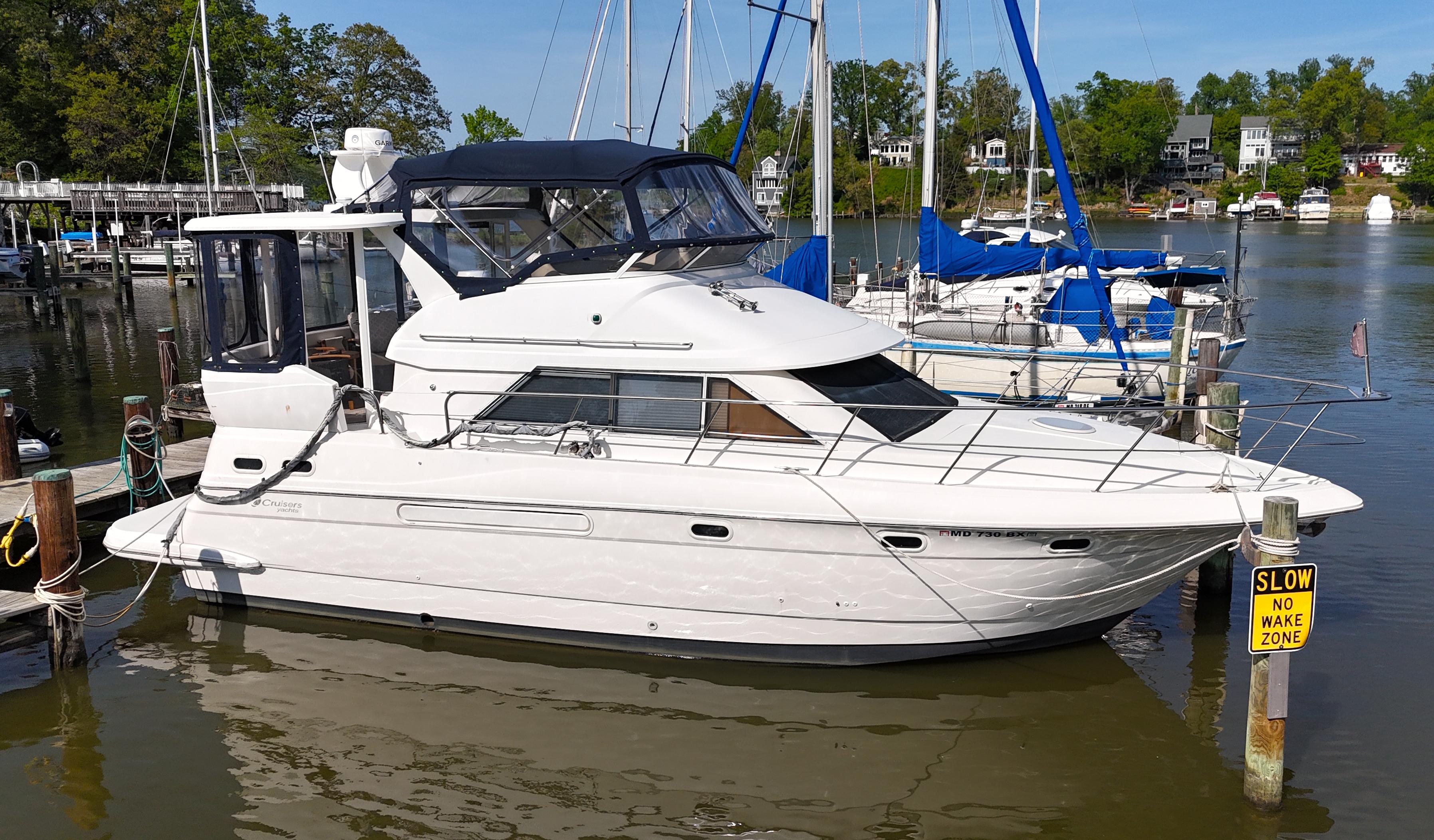 1999 Cruisers Yachts 3750