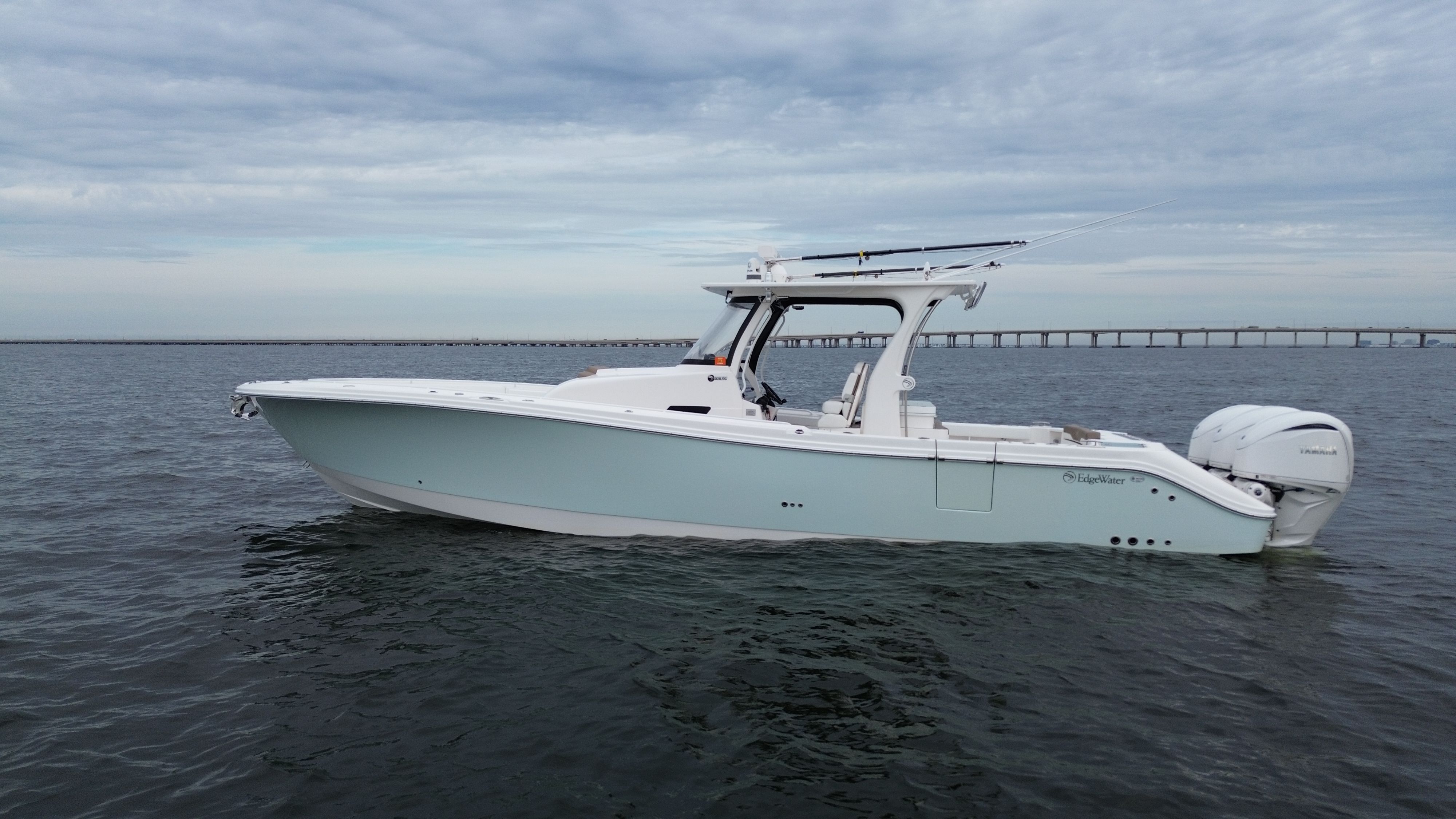 2022 Edgewater 370 CC