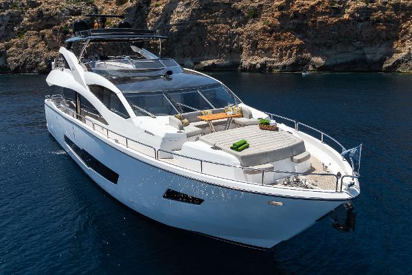 2019 Sunseeker 86 Yacht
