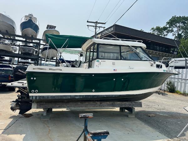 2004 Trophy 2359 Hardtop