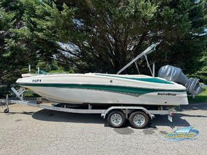 SouthWind 210 SD 2007 SouthWind 210 SD boat on trailer, parked outdoors.