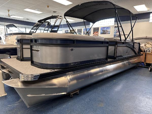 2025 Qwest 8522 Lanai Tri-Toon