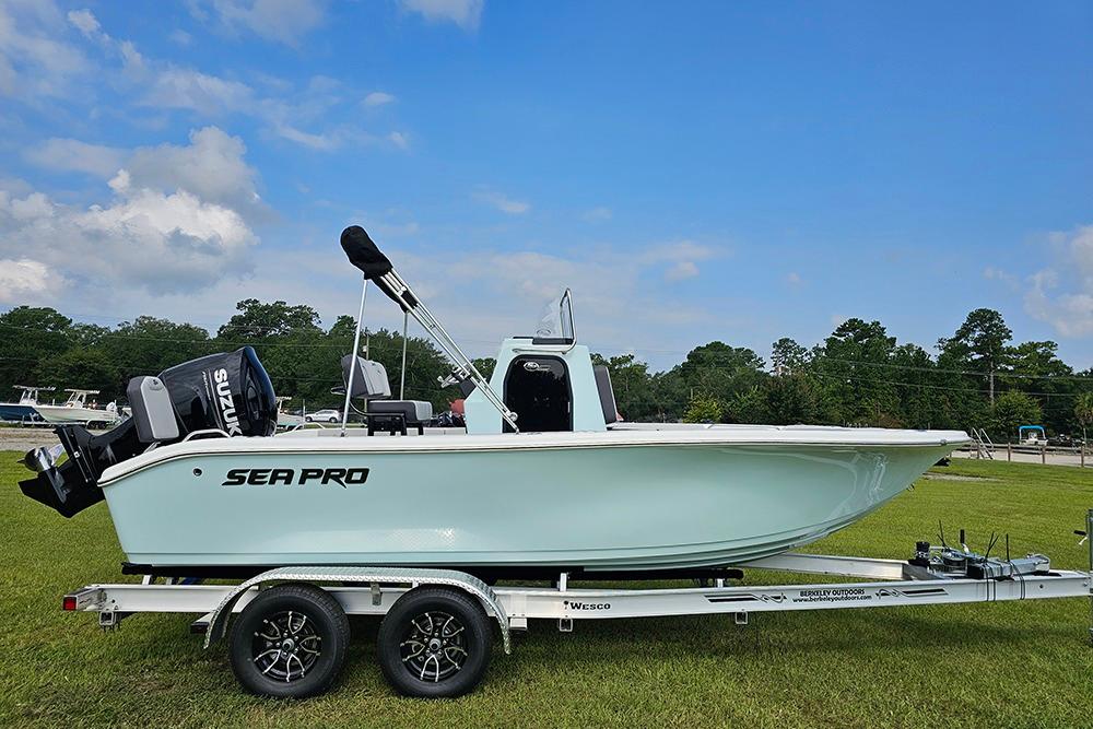 2026 Sea Pro 202 Center Console