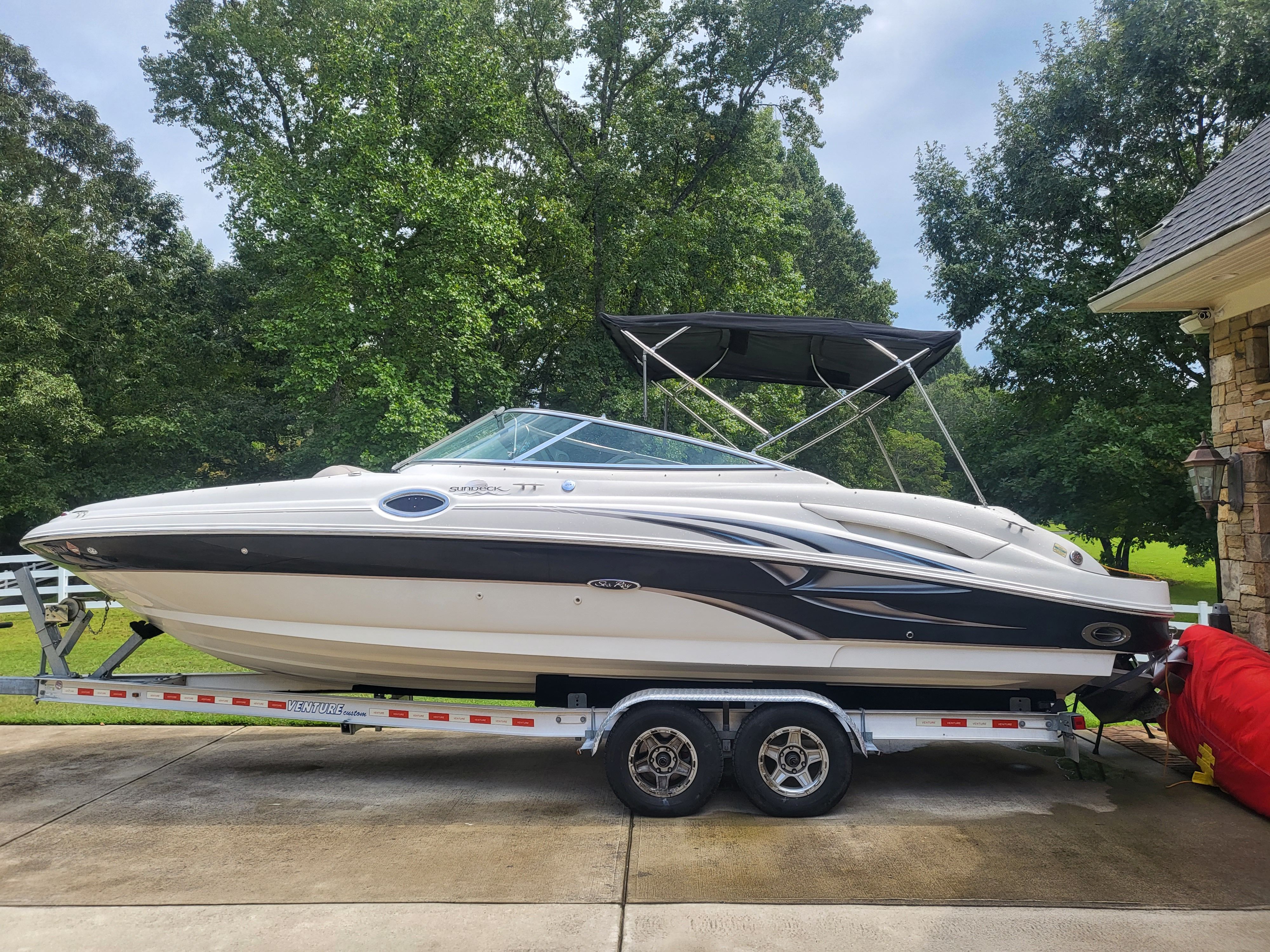 2004 Sea Ray 270 Sundeck