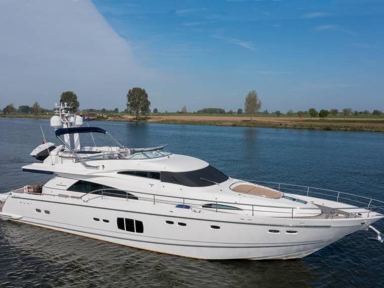 2010 Fairline Squadron 78