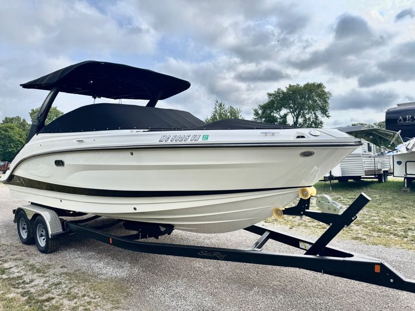 2024 Sea Ray SLX 260 OB