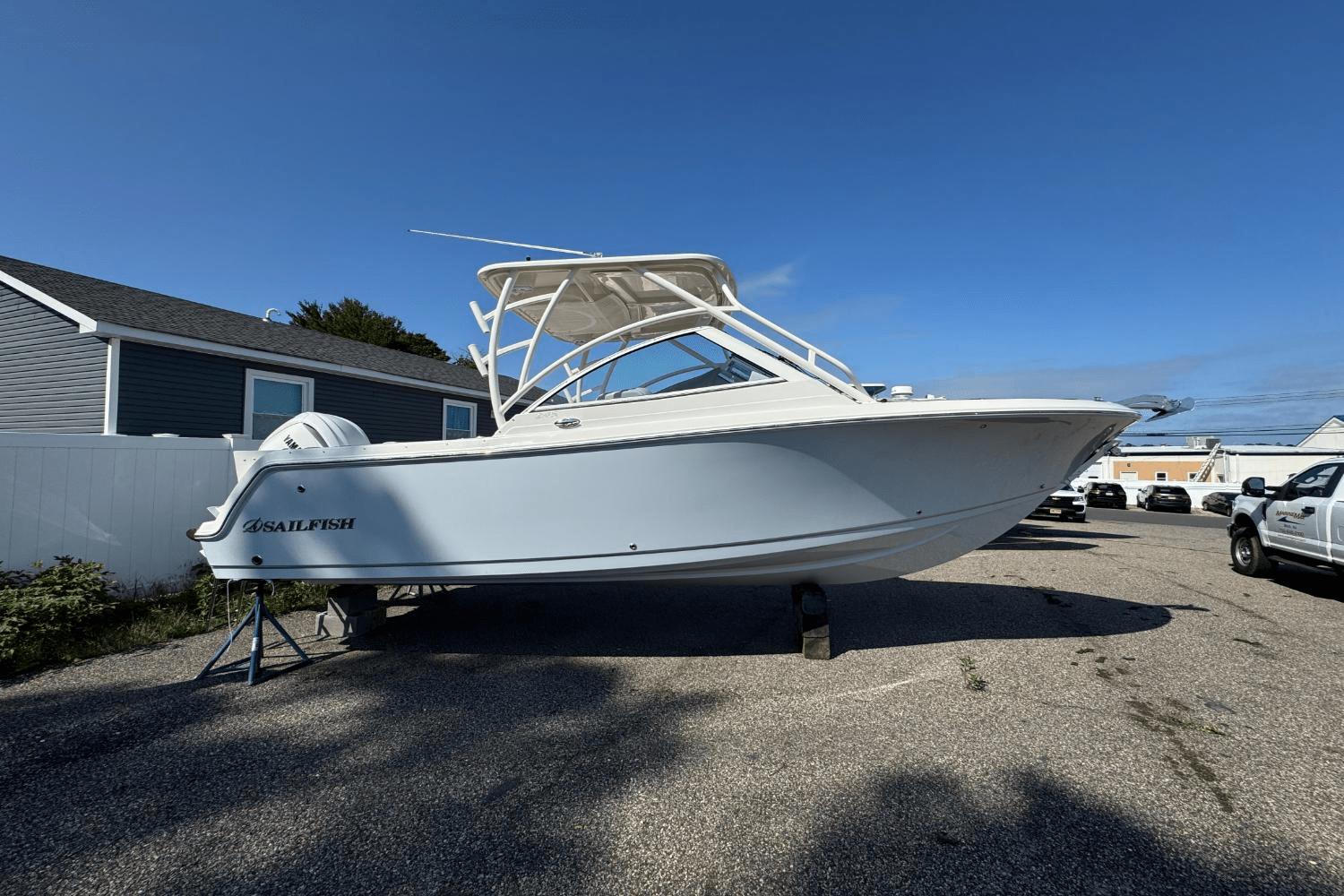 2025 Sailfish 245 DC