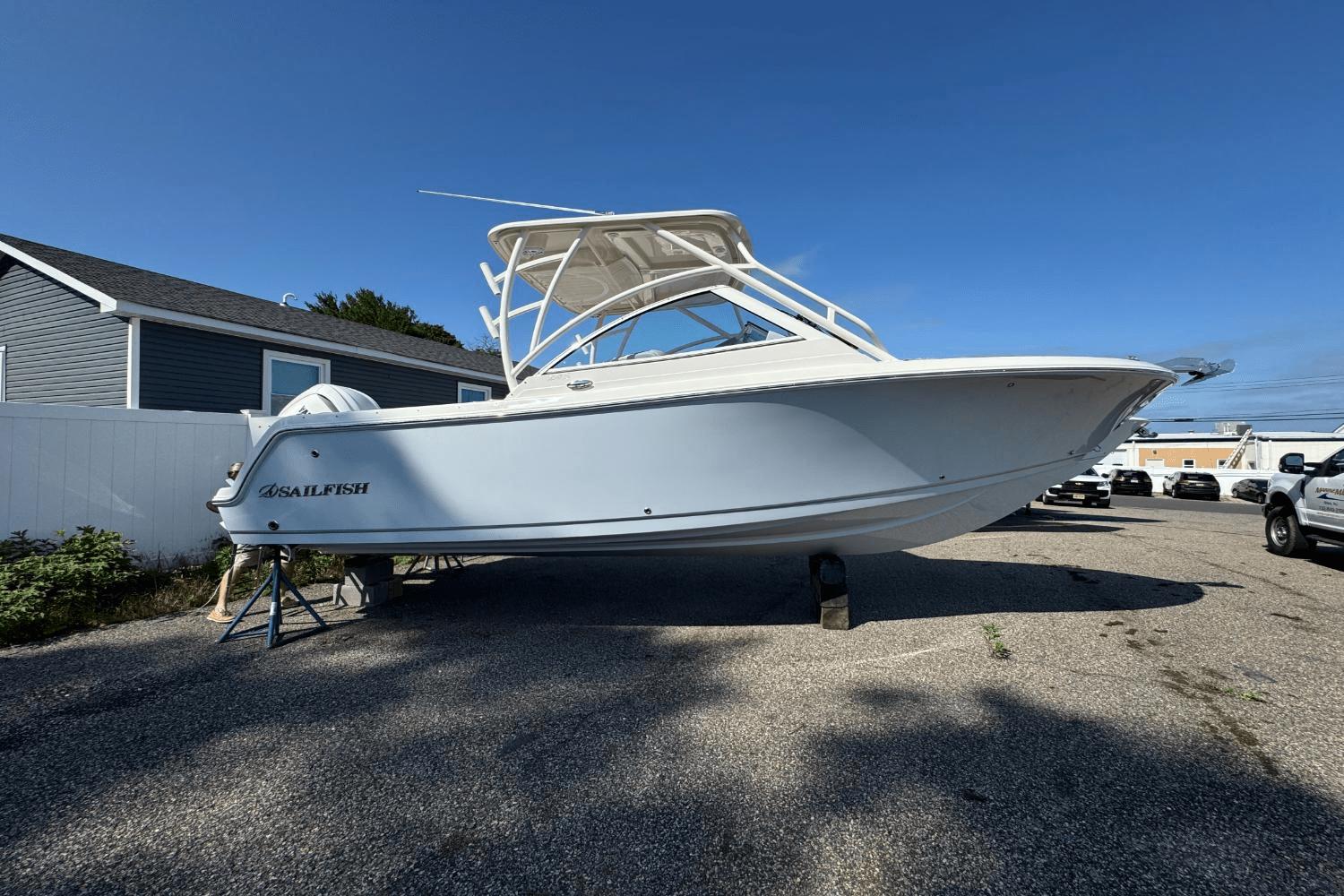 2025 Sailfish 245 DC