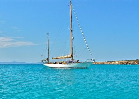 Classic Sailing Yachts