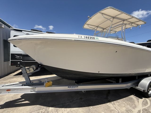 2021 Sailfish 242