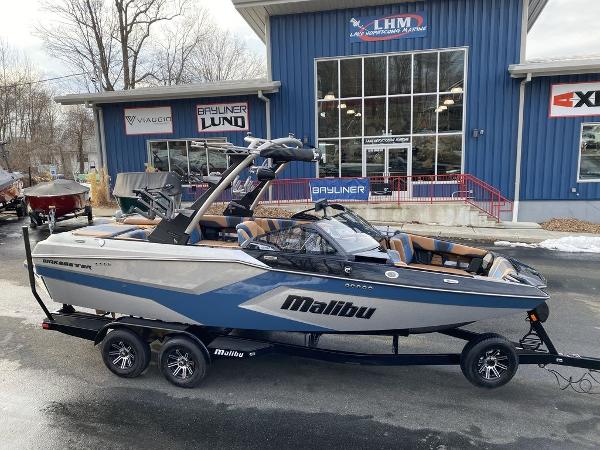 2025 Malibu 22 MXZ