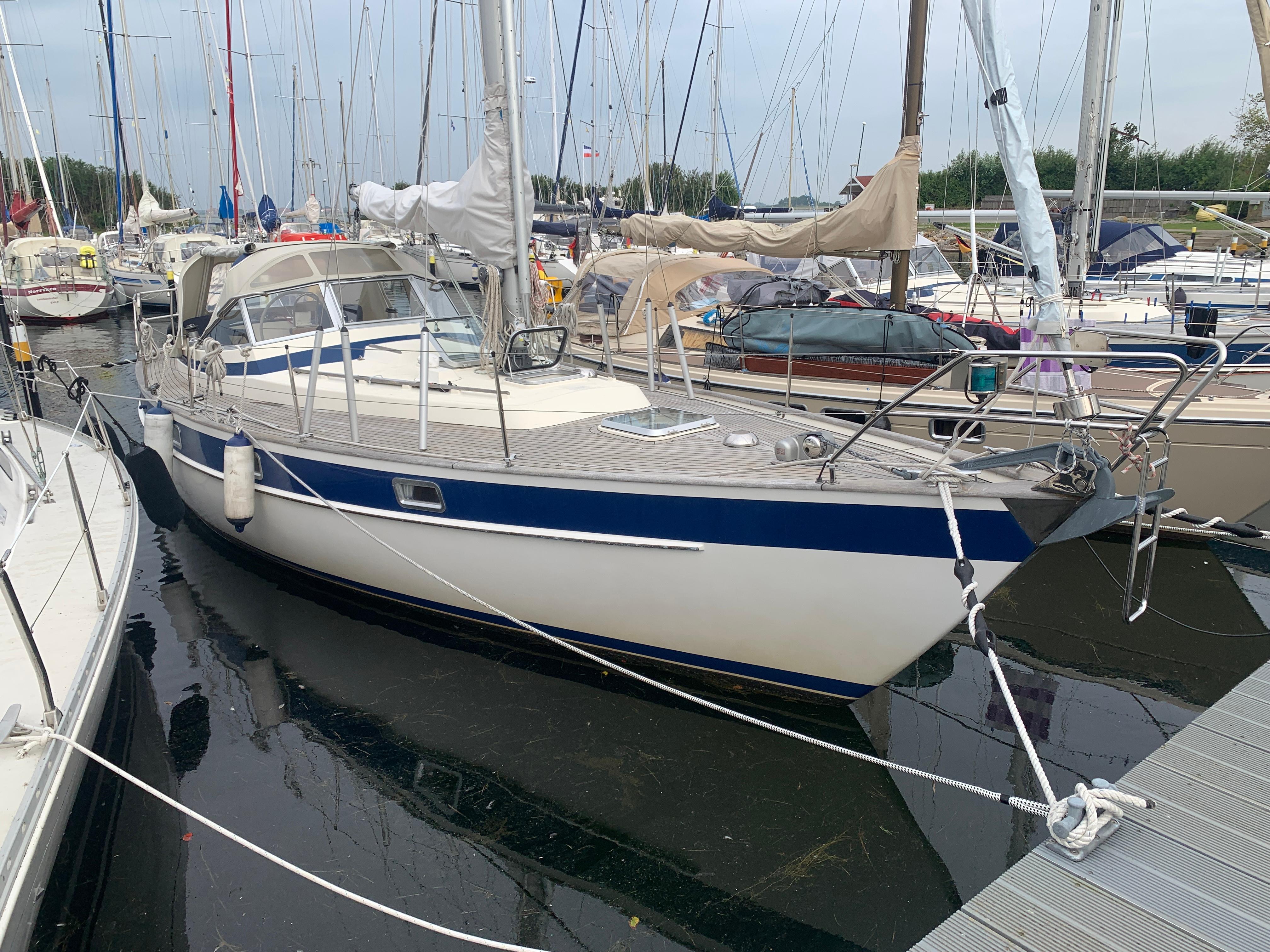 1984 Hallberg-Rassy 352