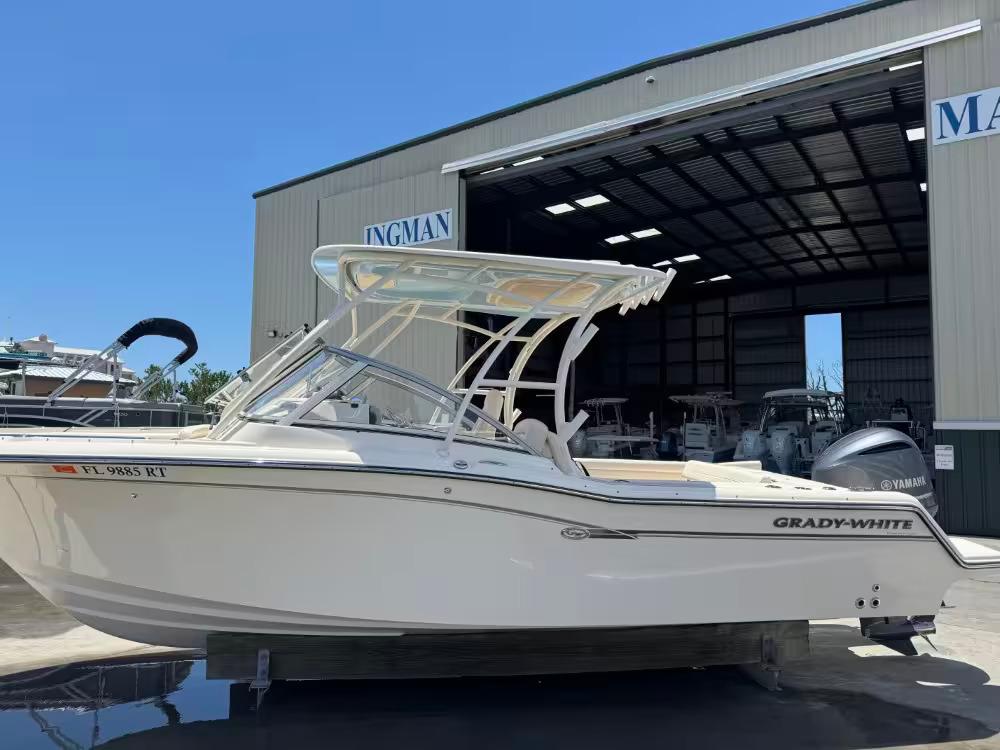 2019 Grady-White Freedom 235