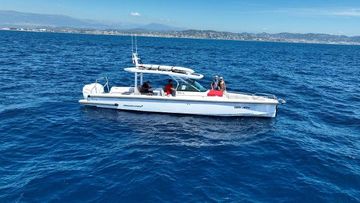 2021 Axopar 37 Sun Top