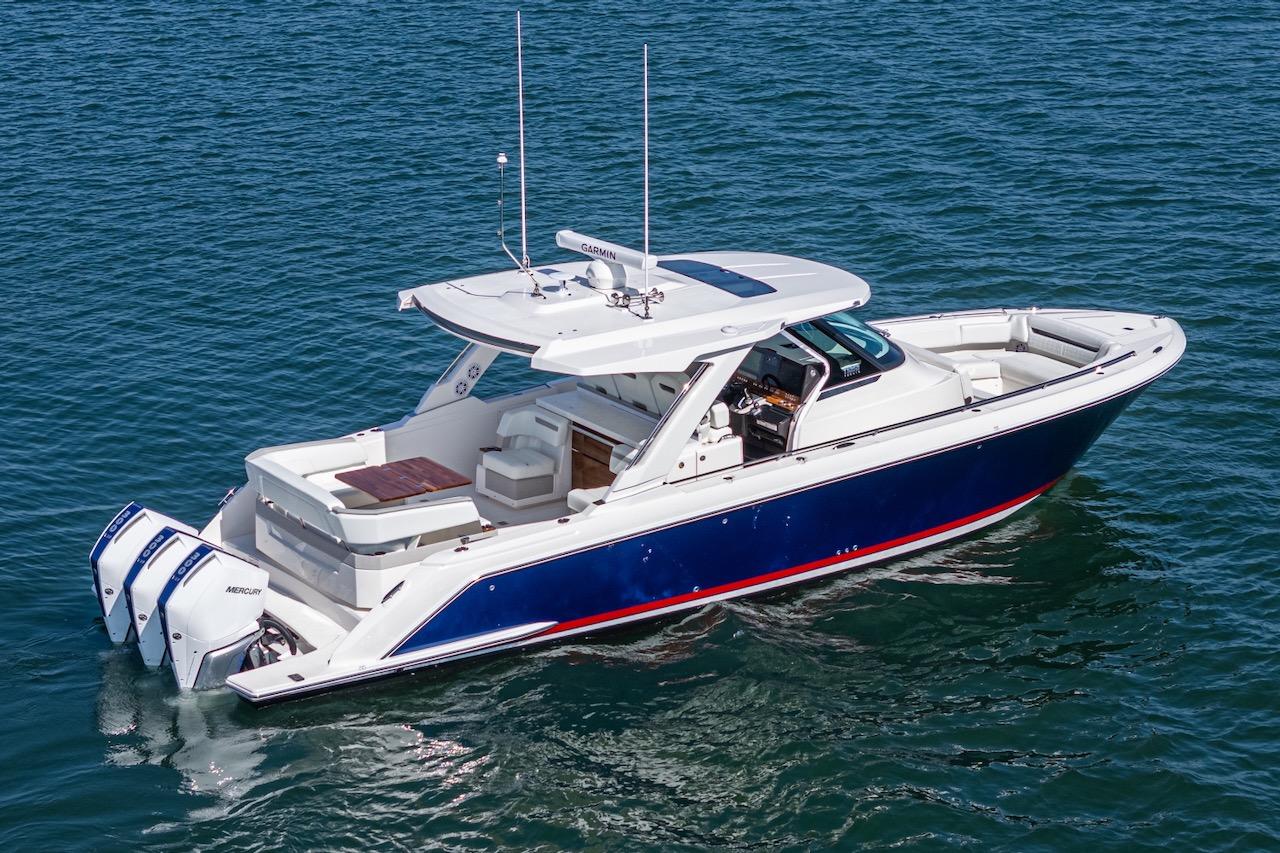 2025 Tiara Yachts 38 LS