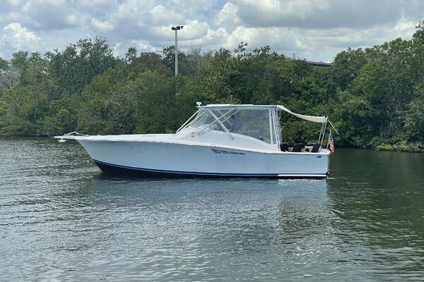 2002 Luhrs 38 Open