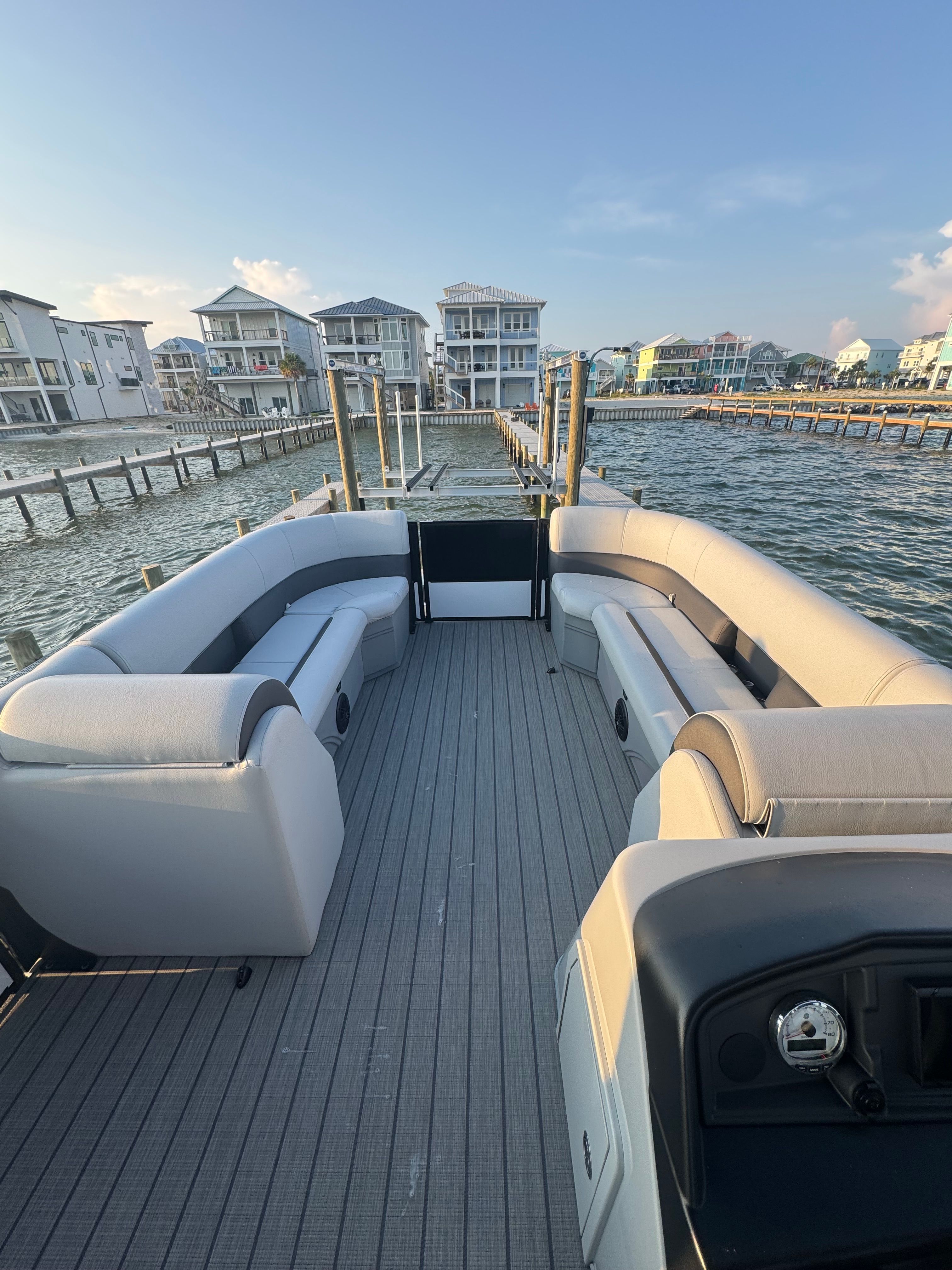 2024 Bentley Pontoons legacy 243