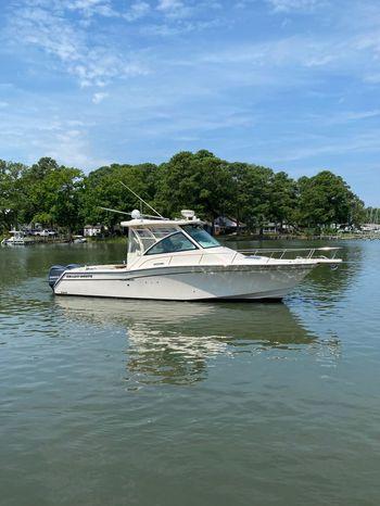 2016 Grady-White Express 330