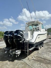 2012 Boston Whaler 345 Conquest