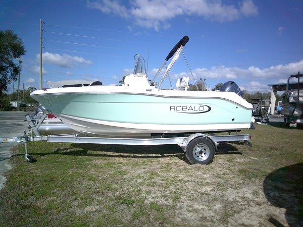2025 Robalo 180