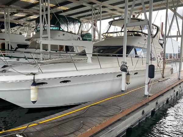1999 Sea Ray 560 Sedan Bridge
