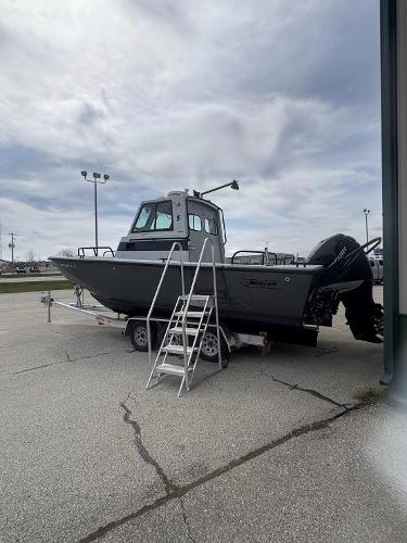 2002 Boston Whaler 27 Vigilant