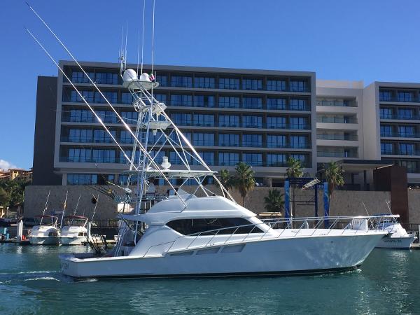 2001 Hatteras 60 Convertible