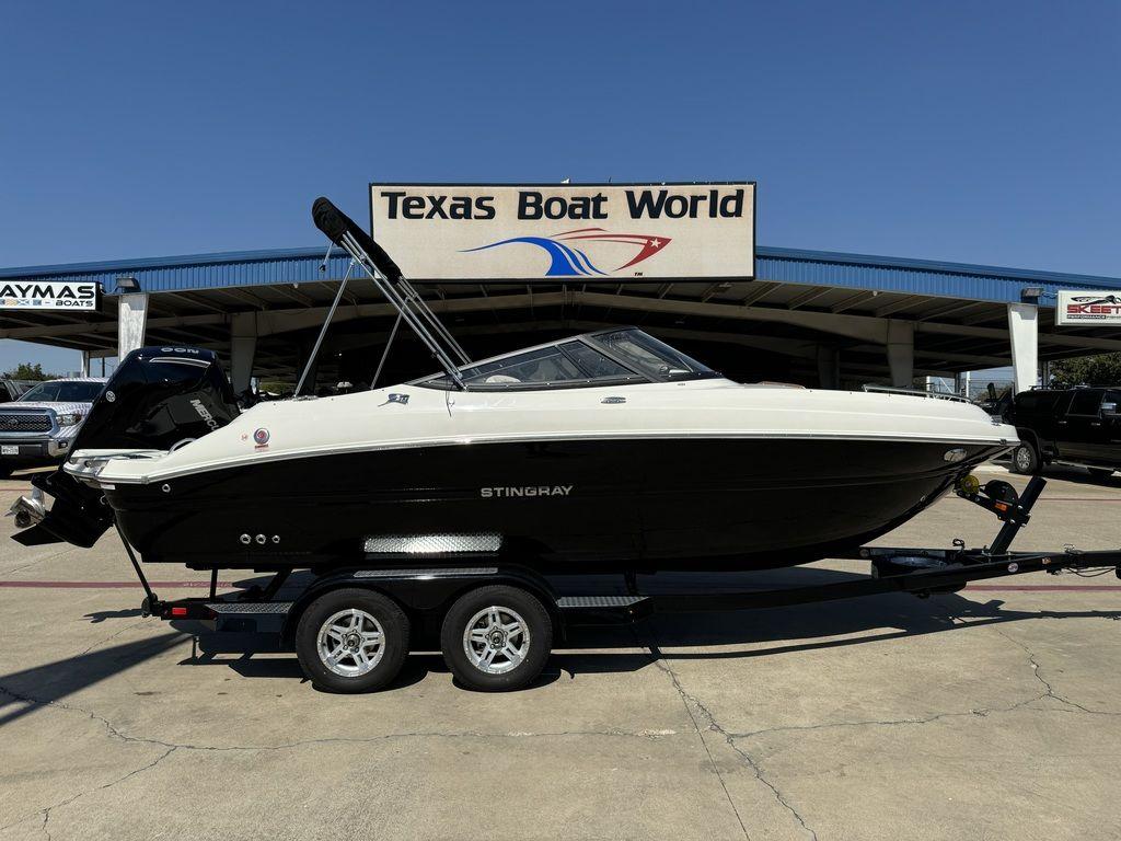 2024 Stingray 211DC
