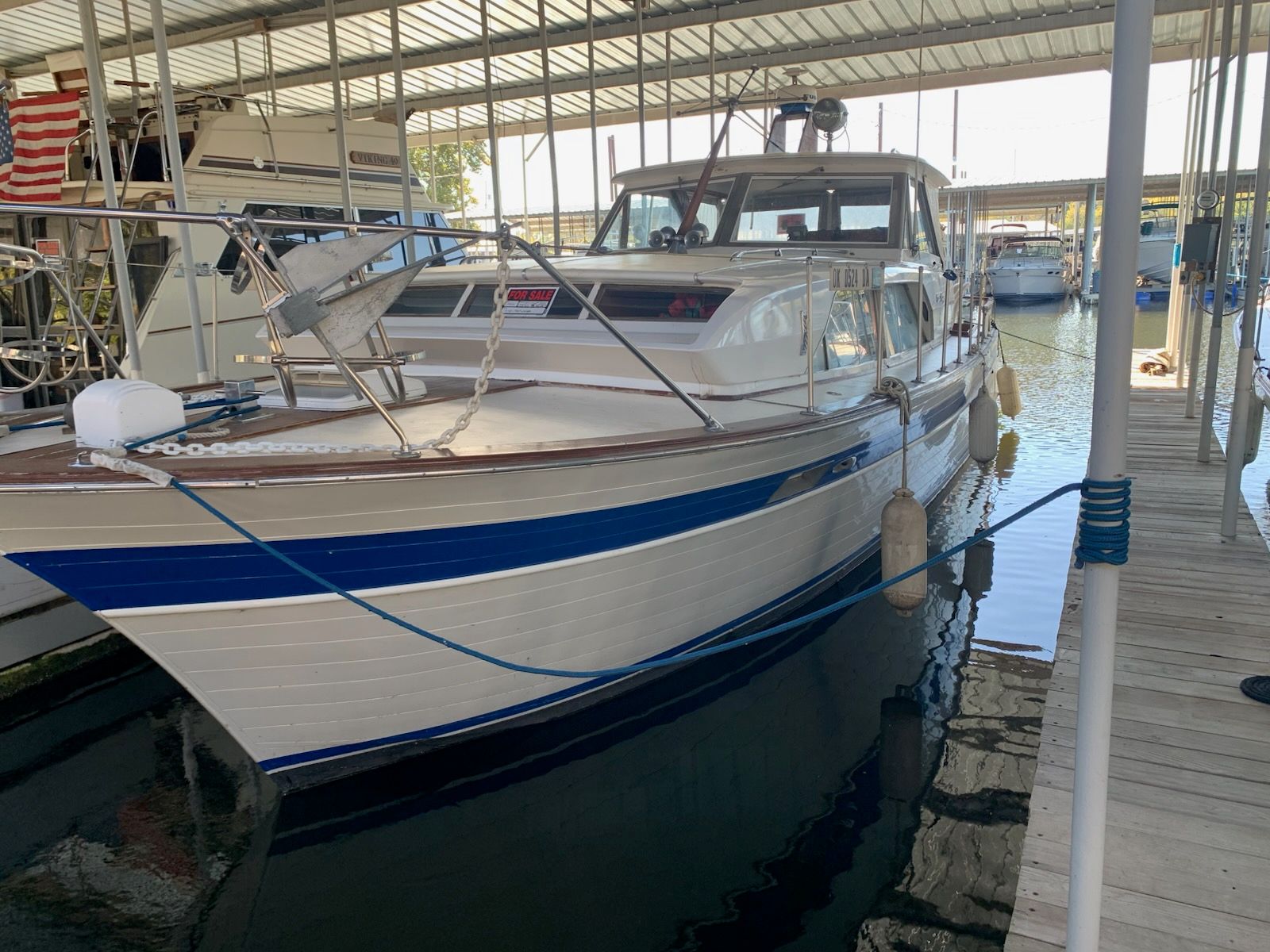 1996 Chris-Craft Constellation 37