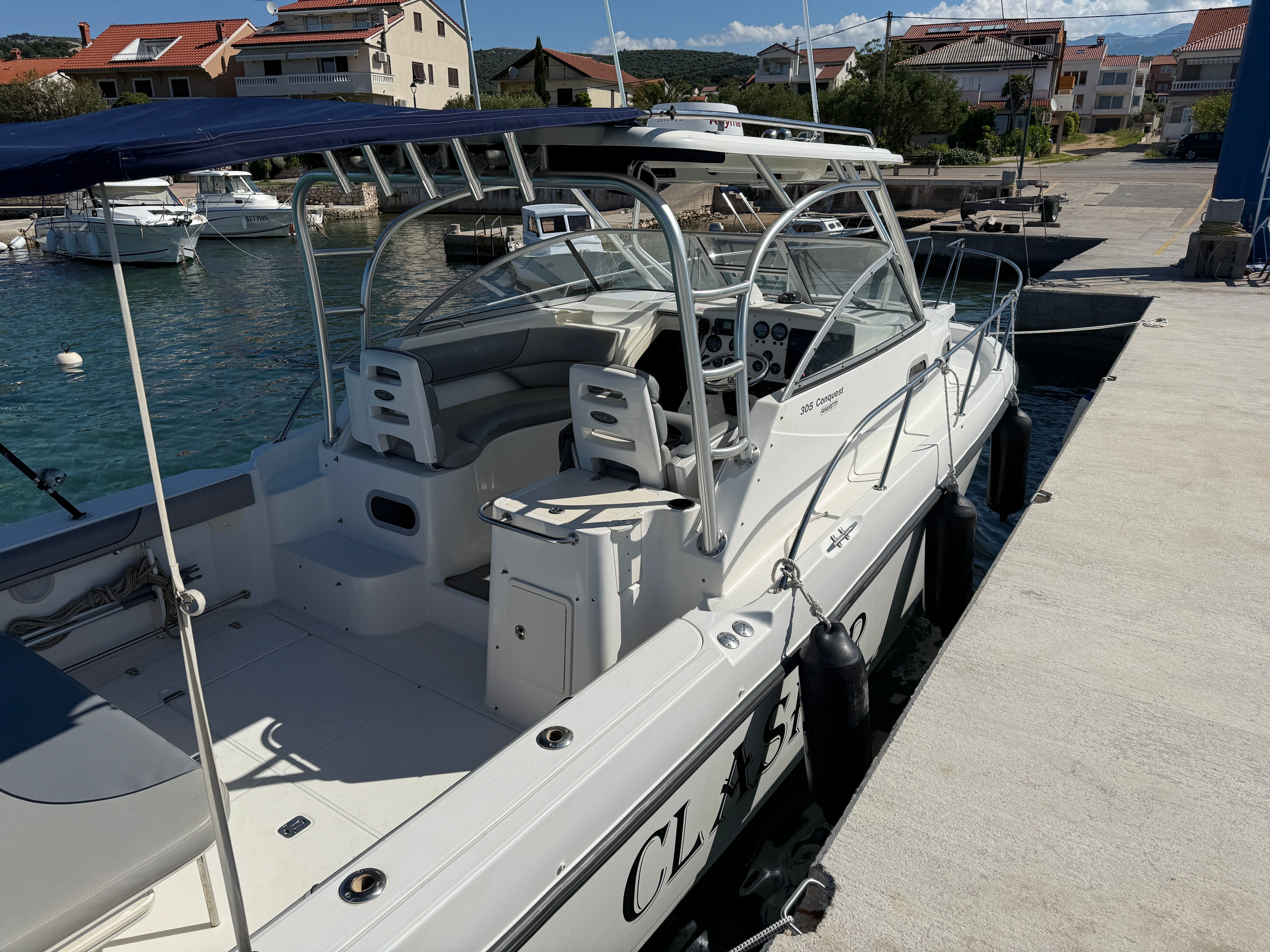 2005 Boston Whaler 305 Conquest