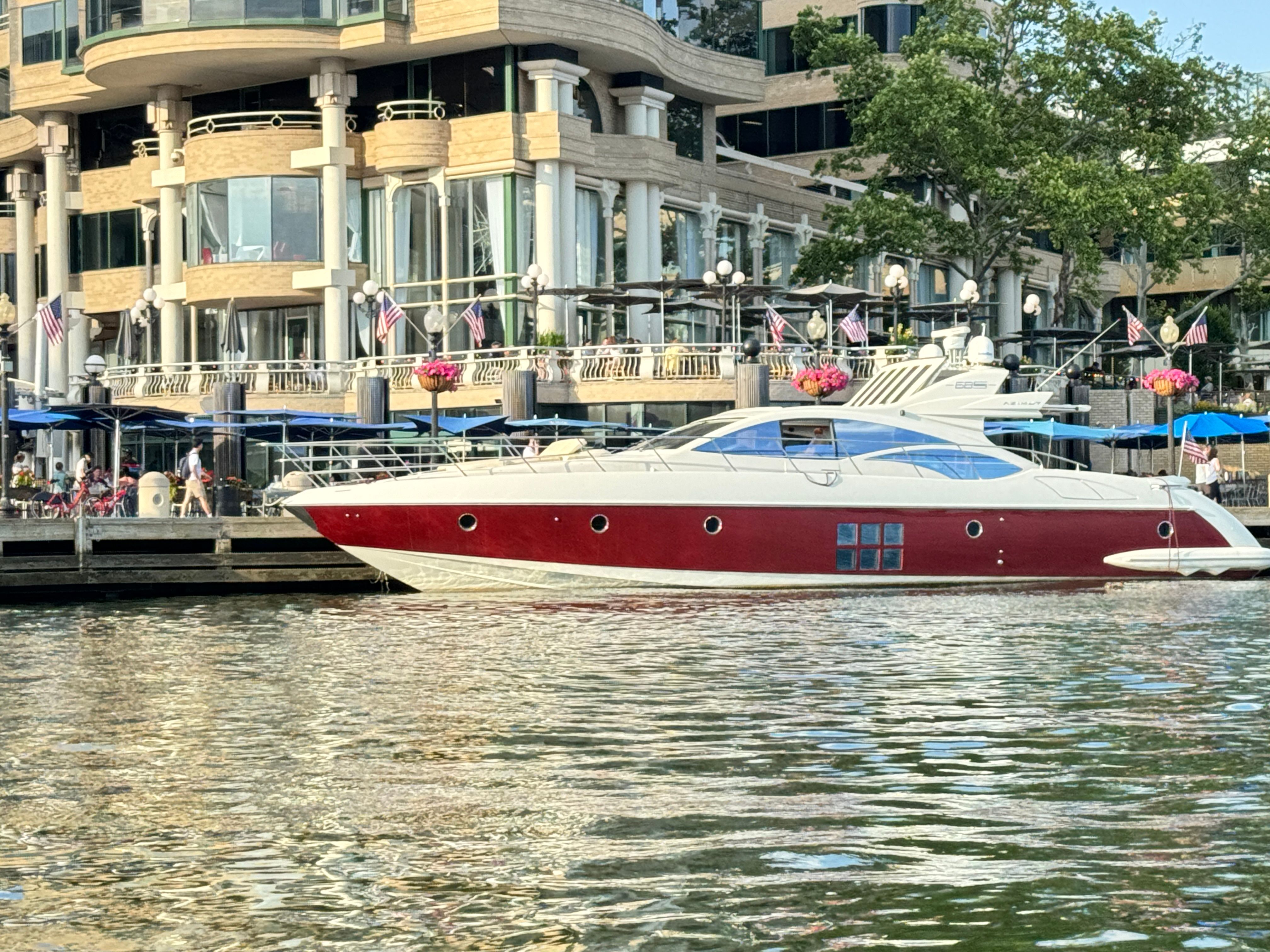 2007 Azimut 68S