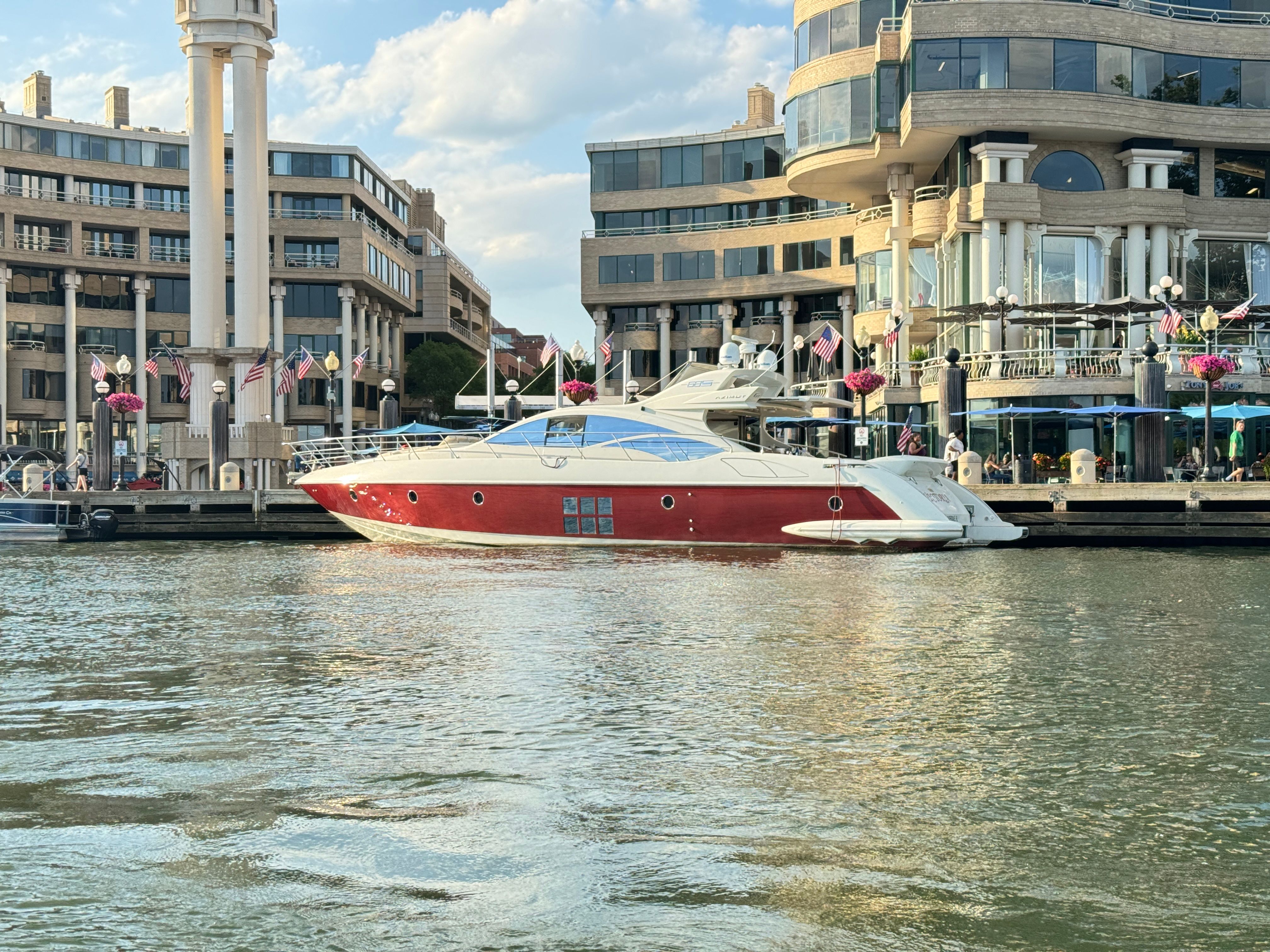 2007 Azimut 68S