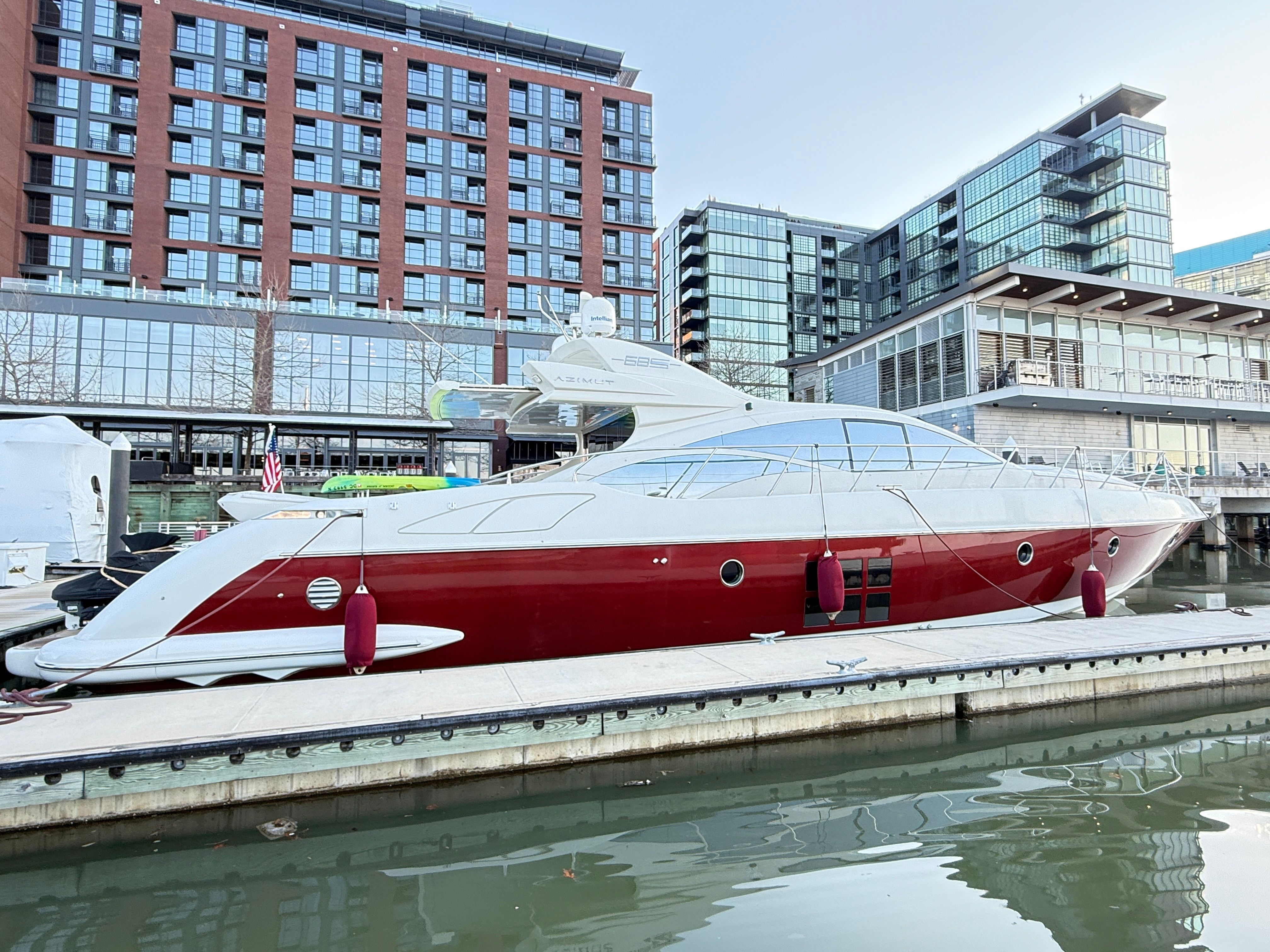 2007 Azimut 68S