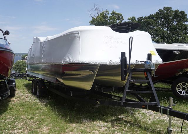 G3 SELECT 324SS Tritoon