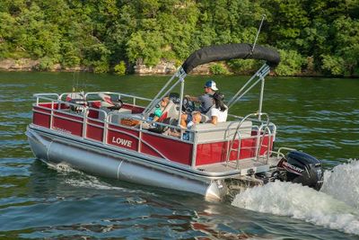 Lowe Ultra 182 Fish & Cruise Boat