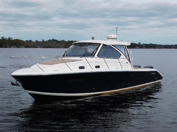 2018 Pursuit OS 325 Offshore