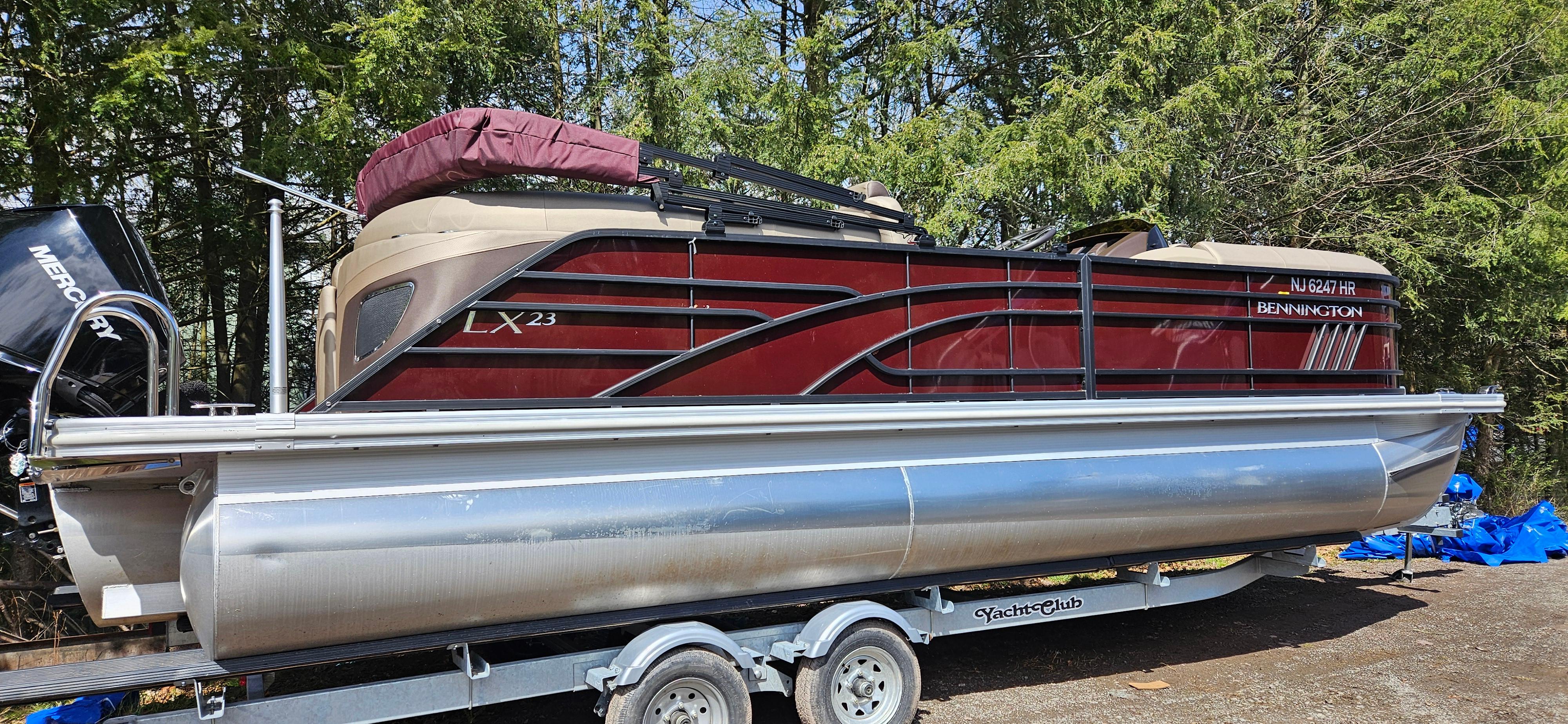 2022 Bennington LX 23 Quad Bench