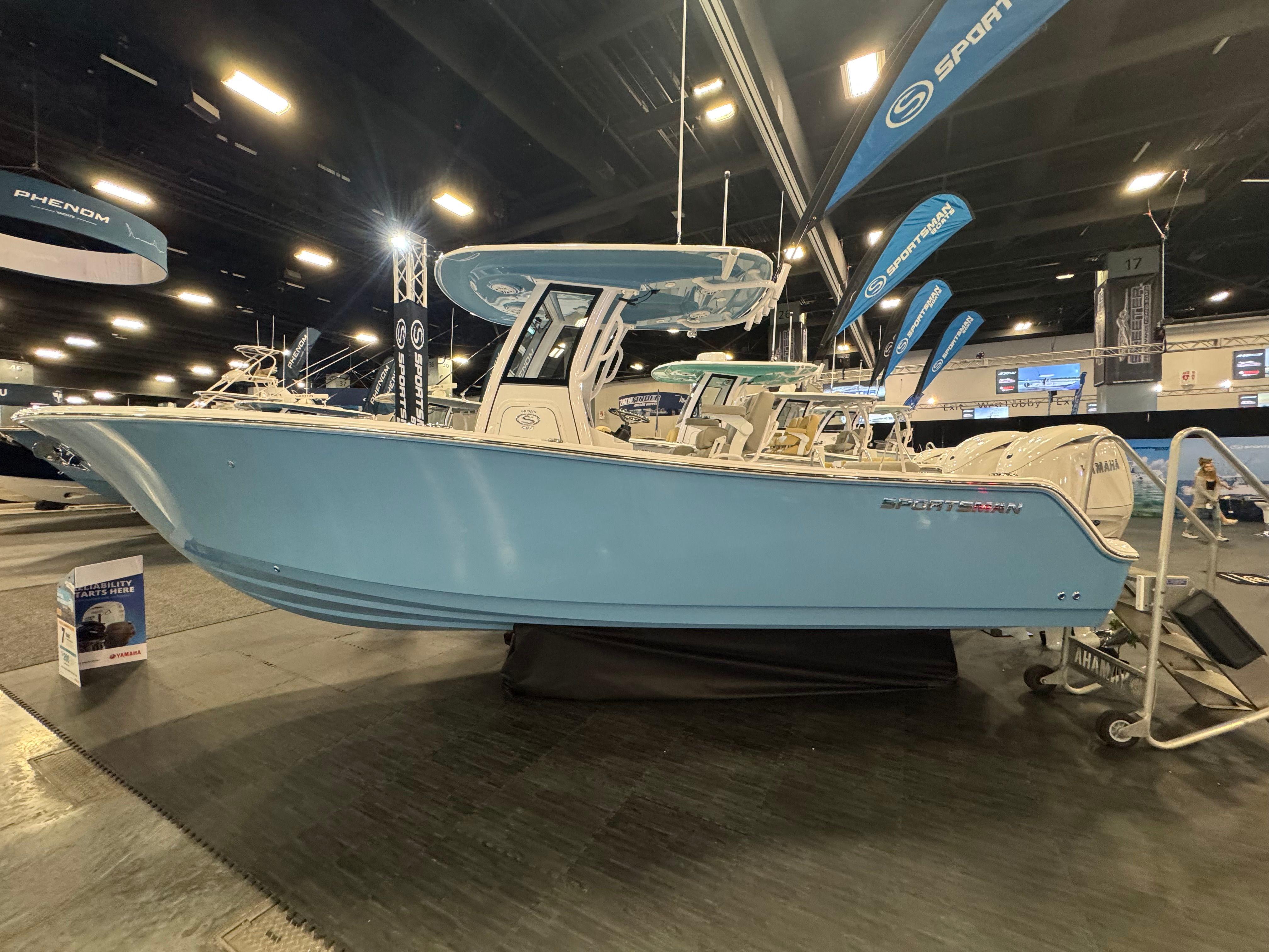2025 Sportsman Open 252 Center Console