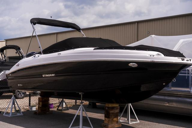 2025 Stingray 211DC