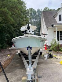 2012 Everglades 243 Center Console