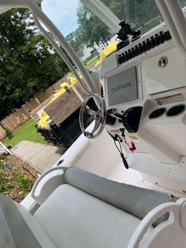 2012 Everglades 243 Center Console