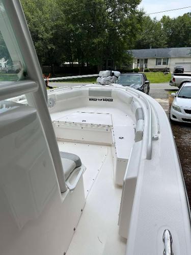 2012 Everglades 243 Center Console