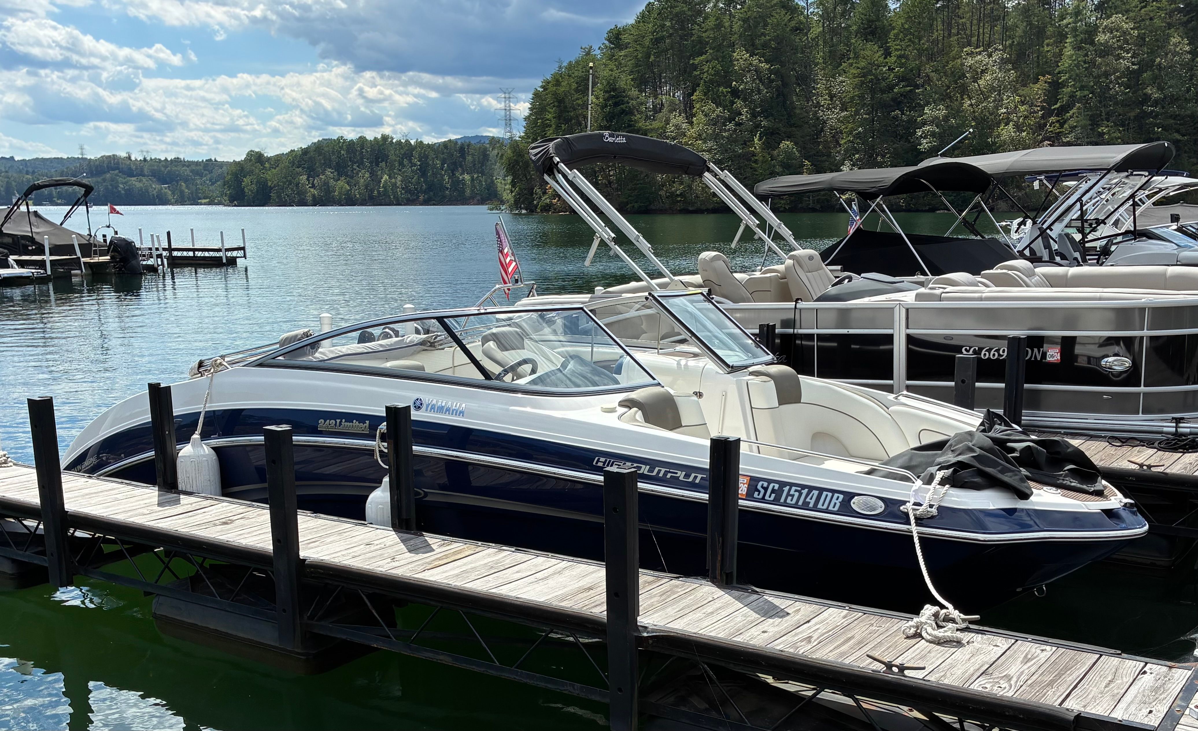 2014 Yamaha Boats 242 Limited