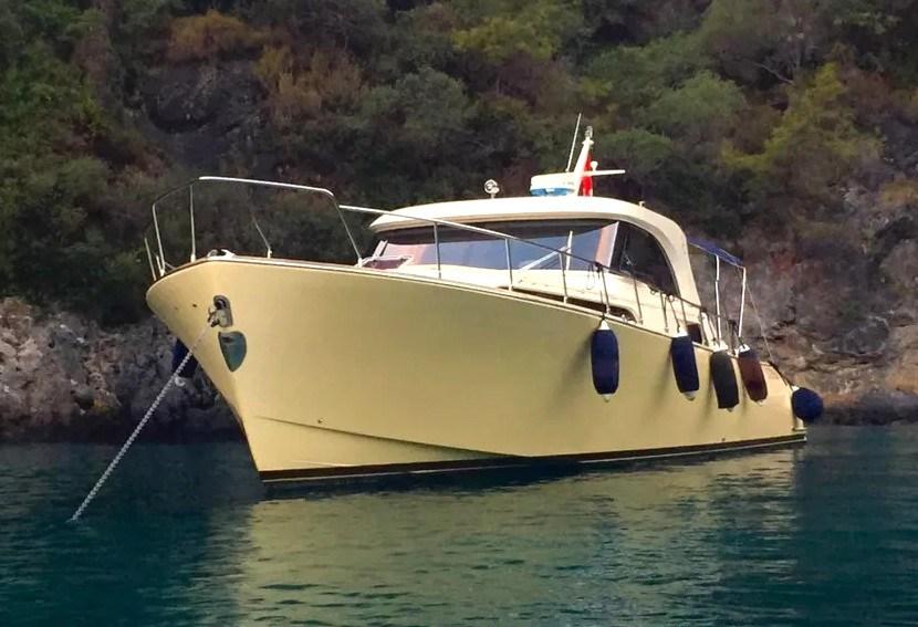 2007 Mochi Craft Dolphin 51