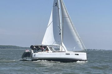2016 Beneteau Oceanis 35