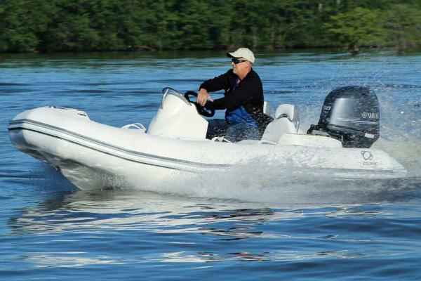 2024 Zodiac Yachtline 400