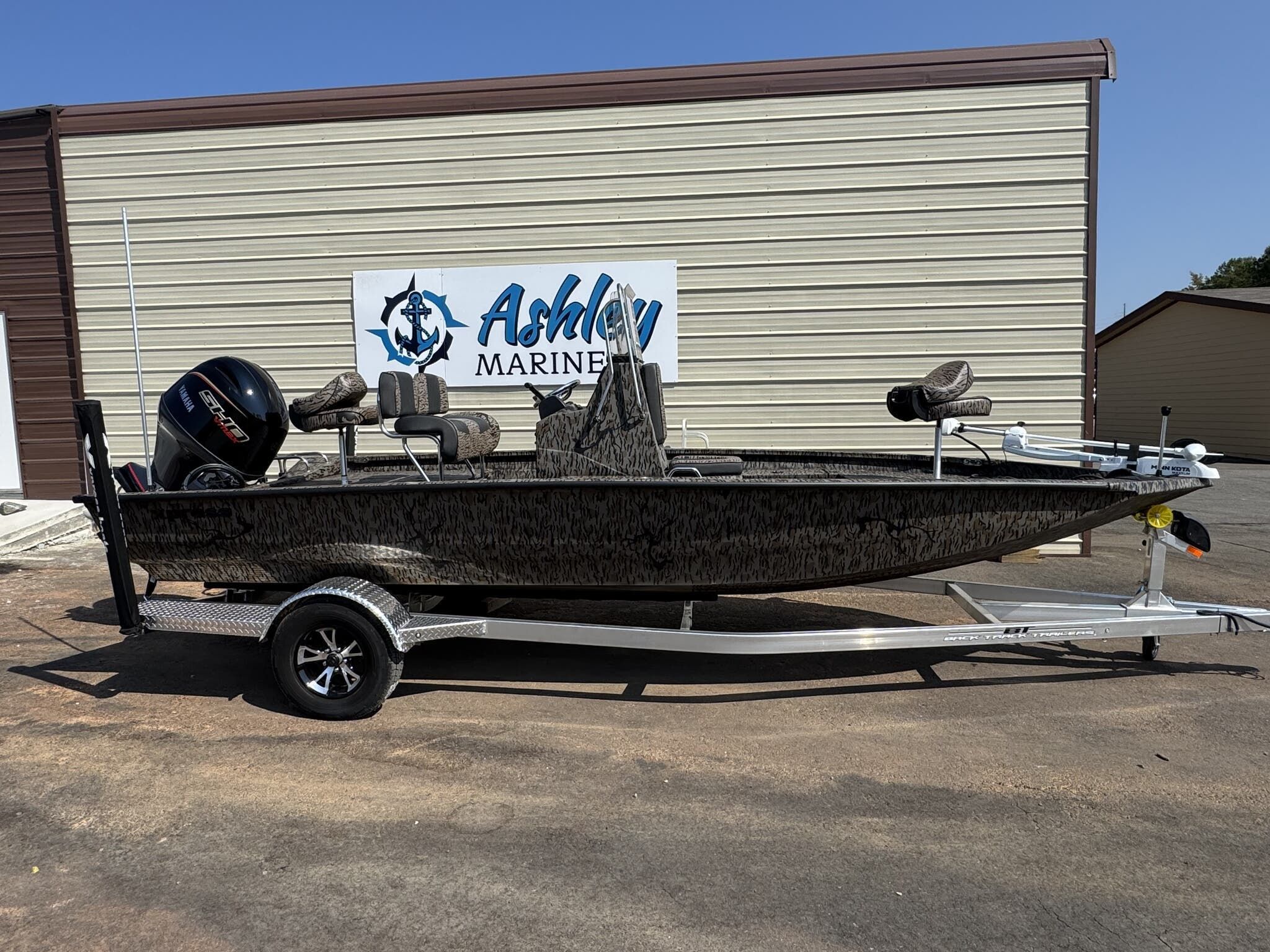 2026 Xpress H20B Bay