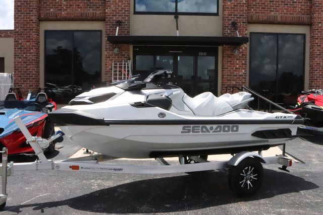 2025 Sea-Doo GTX™ Limited 325 White Pearl Premium