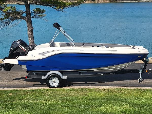 2021 Bayliner DX 2000