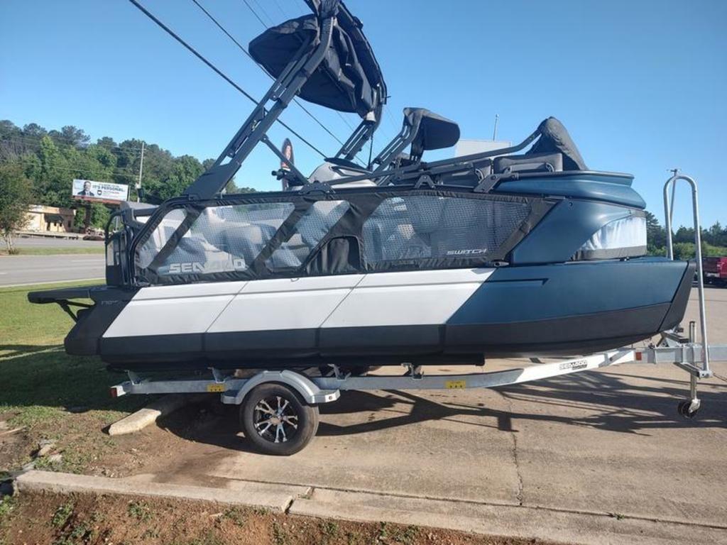 2025 Sea-Doo Switch™ Cruise 18 - 170 Hp Galvanized